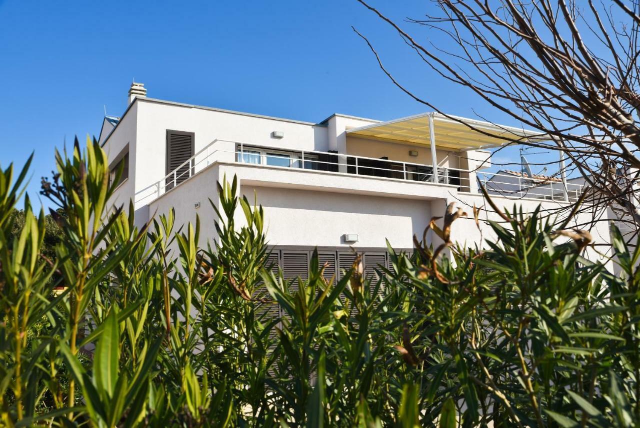Apartmani Astrado Petrcane Ngoại thất bức ảnh