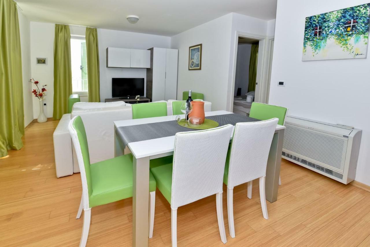Apartmani Astrado Petrcane Ngoại thất bức ảnh