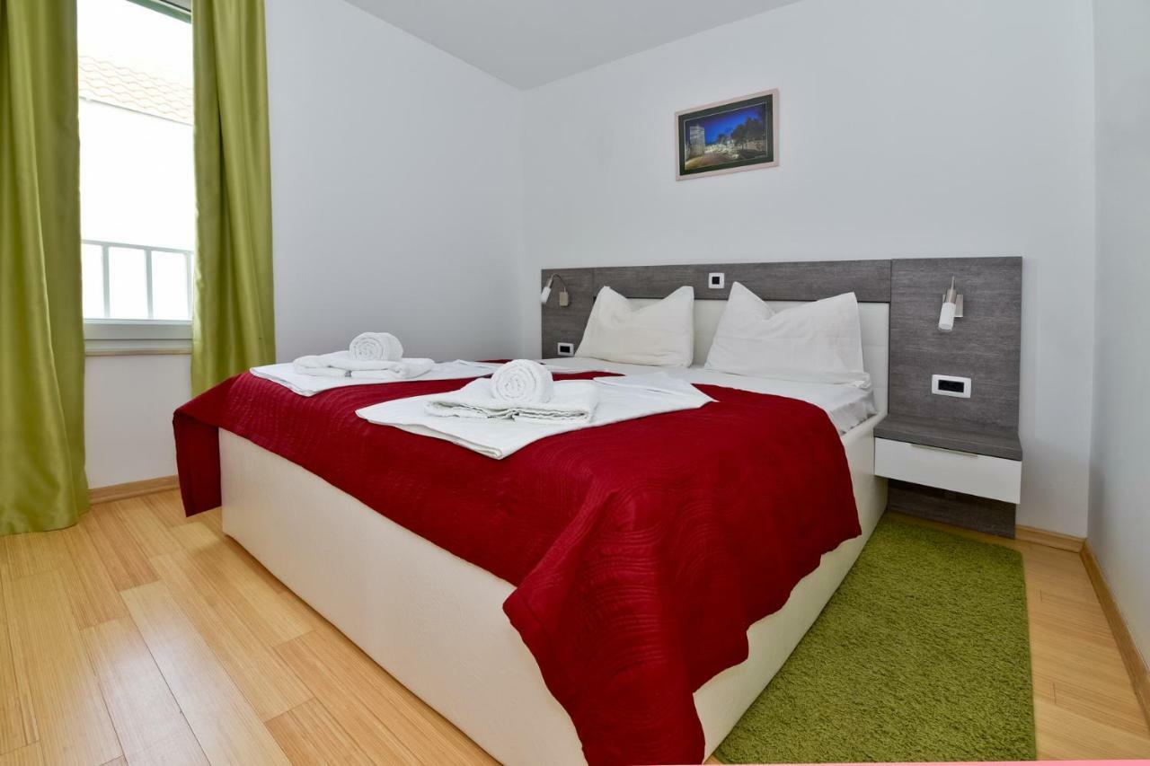 Apartmani Astrado Petrcane Ngoại thất bức ảnh